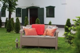 Диван пластиковый Корфу (Corfu love seat) капучино - песок в Новом Уренгое - novyy-urengoy.ok-mebel.com | фото 3